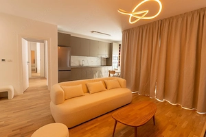 Apartament 2 camere, prima  #238;nchiriere, 2 parc #259;ri subterane – zona central #259;