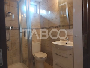 Apartament la casa 119 mpu 5 camere 2 bucatarii 3 bai gradina Cisnadie - imagine 10