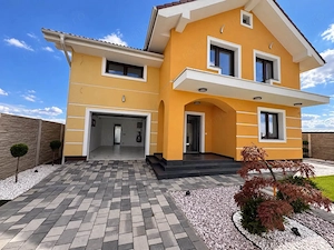 Casa Individuală în Dragsina -250mp /850mp teren - 2 garaje Comision 0