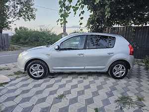Dacia sandero benzina si GPL - imagine 2