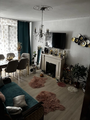 Vând apartament cu 3 camere și 2 băi în zona Militari   