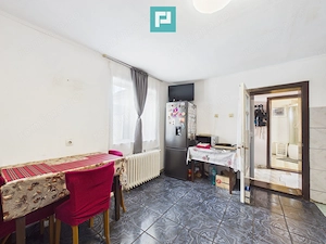 Casă cu 3 camere de vânzare în zona Bujac - imagine 2