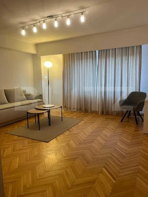 Apartament 3 camere, 90 mp, parcare, zona Centrala