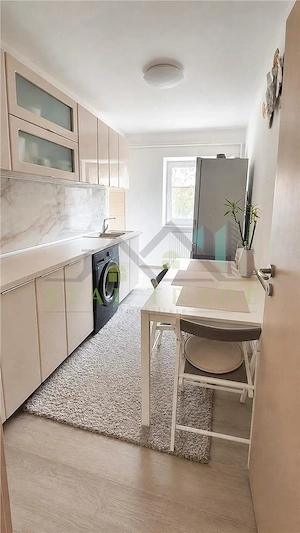 Apartament 2 camere decomandat etajul 2 4 Centru Civic CEC - imagine 3