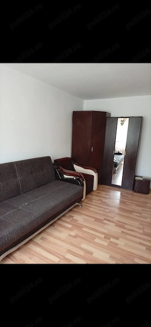 Vând garsonieră zona Capăt la unu