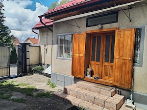Casă de vânzare în comuna Cristian   liniște, aer curat și acces rapid către Brașov - imagine 3