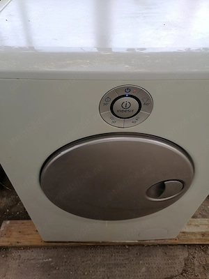 Mașina de spălat rufe Indesit 6 kg model deosebit 