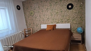 Închiriez apartament cu 3camere decomandat 