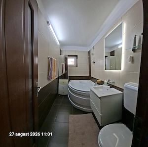 Închiriez apartament cu 3camere decomandat  - imagine 6
