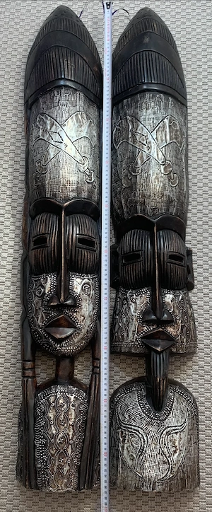 Pereche măști africane din lemn și metal ciselat - 110cm