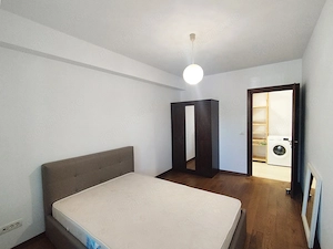 Apartament 3 camere decomandat, bloc nou, curte proprie 30 mp, boxa 25 mp, zona Tineretului  - imagine 7