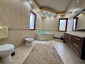 Casa cu 8 camere de vanzare, teren 1263 mp, in Sangeorgiu de Mures - imagine 8
