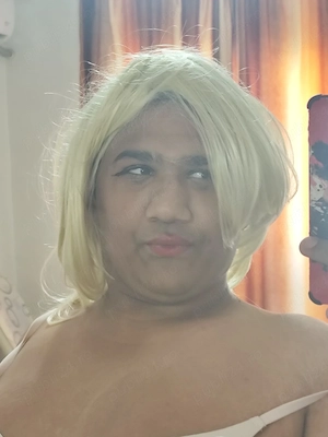 bună ziua sunt o femeie transexuală reală 100%