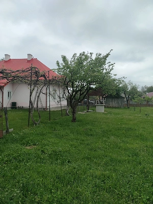 Casă cu teren, complet utilată, situată în centru - imagine 9