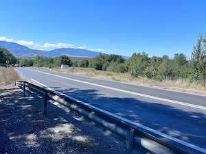 Vand teren in padure zona Hula Bradului