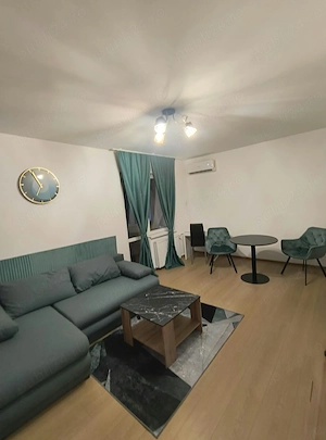 Proprietar, închiriez 2 camere, decomandat, renovat. Prima chirie  - imagine 2