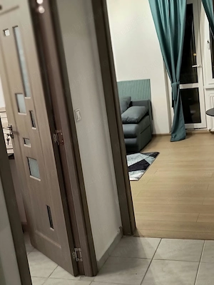 Proprietar, închiriez 2 camere, decomandat, renovat. Prima chirie  - imagine 9