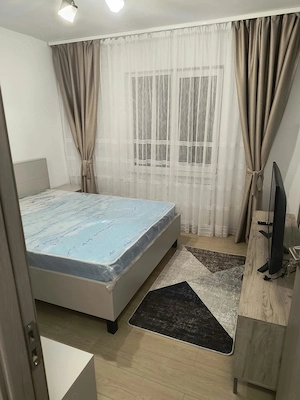 Proprietar, închiriez 2 camere, decomandat, renovat. Prima chirie  - imagine 4