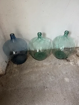 De vanzare 3 bucati Damigena din sticlă de 50 de litri,100 ron   buc, comuna Diosig,jud.Bihor
