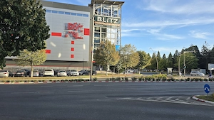 Inchiriez spatiu comercial in Deva, zona ultracentrala (Bld Decebal colt cu I. Maniu), 30 mp - imagine 2