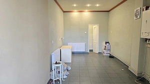 Inchiriez spatiu comercial in Deva, zona ultracentrala (Bld Decebal colt cu I. Maniu), 30 mp - imagine 4