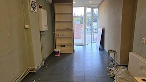 Inchiriez spatiu comercial in Deva, zona ultracentrala (Bld Decebal colt cu I. Maniu), 30 mp - imagine 5