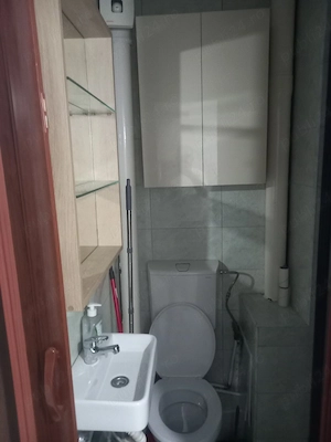 dau in chirie apartament 2 camere - imagine 2