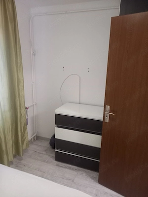 dau in chirie apartament 2 camere - imagine 3
