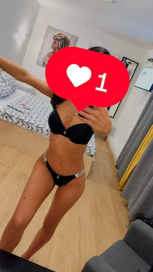 Buna sunt HOT , te aștept la mine în locație !!!