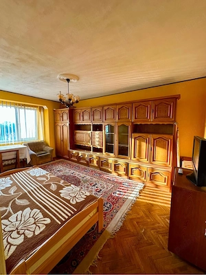 Închiriez apartament cu 4 camere  - imagine 4