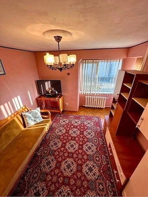 Închiriez apartament cu 4 camere  - imagine 2