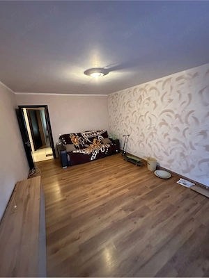 se oferta spre inchiriere o camera dintr un apartamnet cu 2 camere in baia mare zona centrala  - imagine 2
