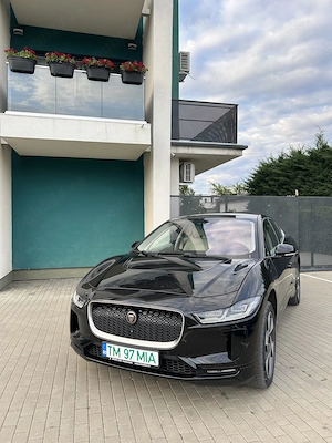 Jaguar I-PACE EV400   decembrie 2018, 100% electric, garanție baterie până în 2028 - imagine 1