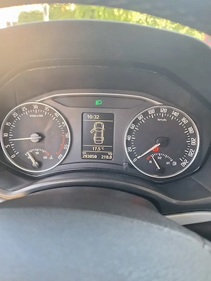 Se vinde Skoda octavia 2 facelift an 2011 diesel 1.6,105 cai,la  preț 4700  negociabil  - imagine 5
