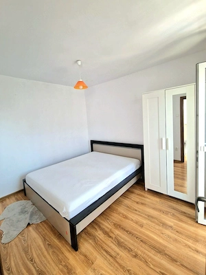 Apartament 3 camere, amenajat, centrală proprie - imagine 4