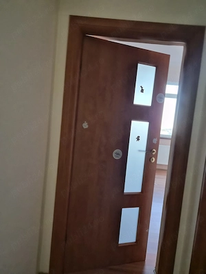 Usi camere apartament, deschidere stana si dreapta