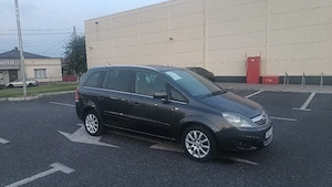 Vând Opel Zafira 