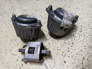 Tampoane motor Mercedes W204 - imagine 2