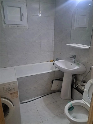 🔑 Vanzare apartament 3 camere, 80 mp, Etaj 1 – Piața Titan (Sălăjan) - imagine 2
