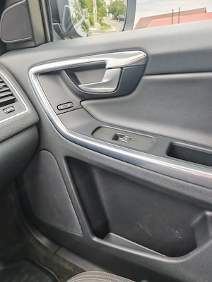 Vand Volvo Xc60 2016 - imagine 5