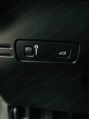 Volvo XC40 - imagine 11