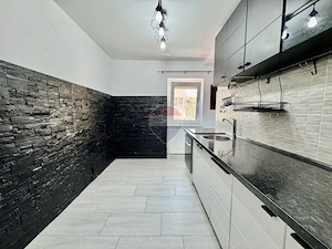 Apartament cu 3 camere, decomandat, in Centrul Nord – Râșnov - imagine 9