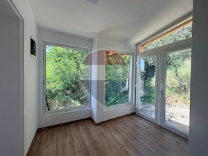 Casă spațioasă, complet renovată la interior, 4 camere, 2 băi - imagine 7