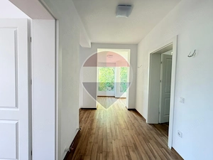 Casă spațioasă, complet renovată la interior, 4 camere, 2 băi - imagine 8