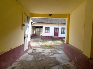 Casă de vânzare cu1697 m2 teren Băile Herculane - imagine 2