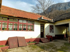 Casă de vânzare cu1697 m2 teren Băile Herculane - imagine 3