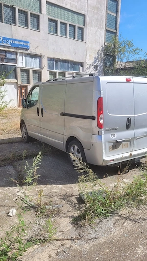 Dezmembrez Renault Trafic 2000 DCI - imagine 4