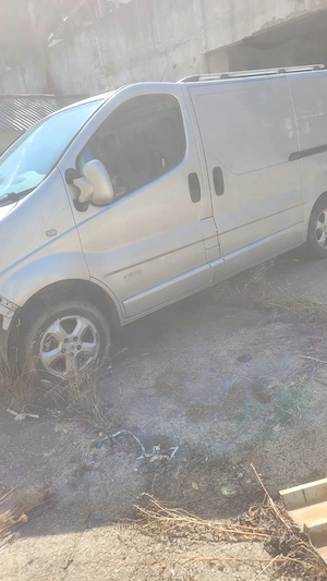 Dezmembrez Renault Trafic 2000 DCI - imagine 2
