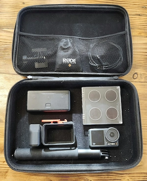 Kit Motovlog Vlog DJI Action 3 + Rode AI Lavalier Go