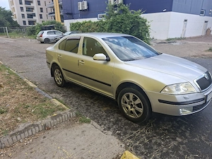 Vând Skoda Octavia 1.6 Benzină  - imagine 2
